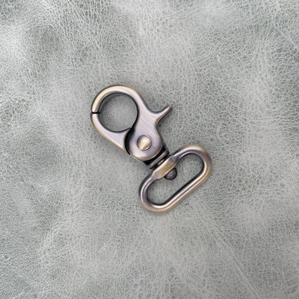 20mm Antique Brass Dog Clip
