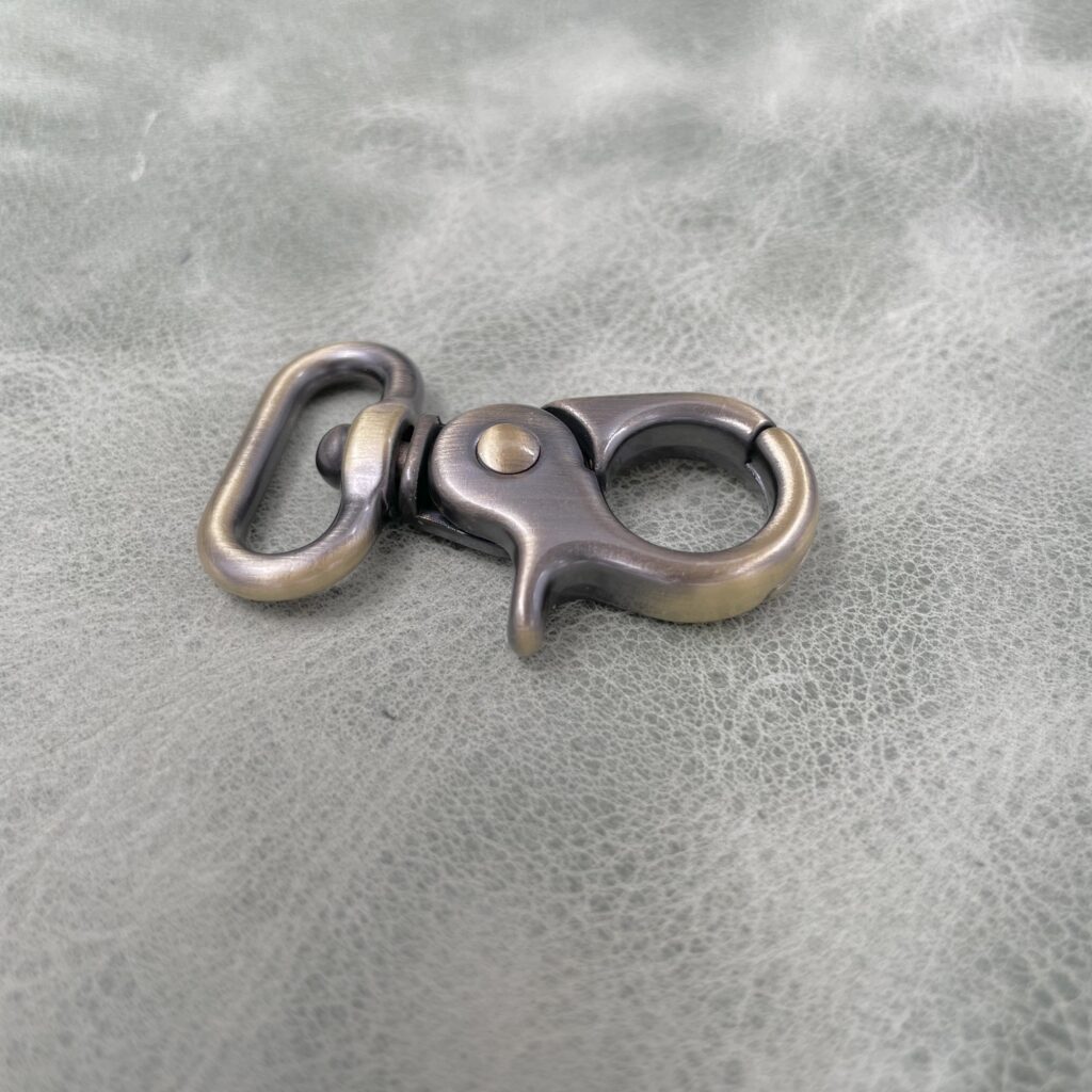 20mm Antique Brass Dog Clip