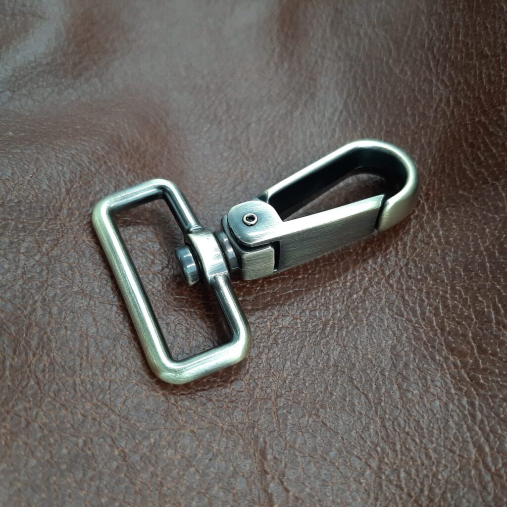 30mm Antique Brass Dog Clip
