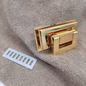51.50mm x 22mm Gilt Turn Lock