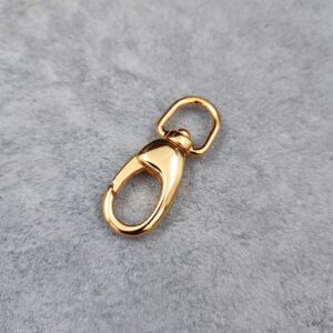 Gilt snap hook for chain