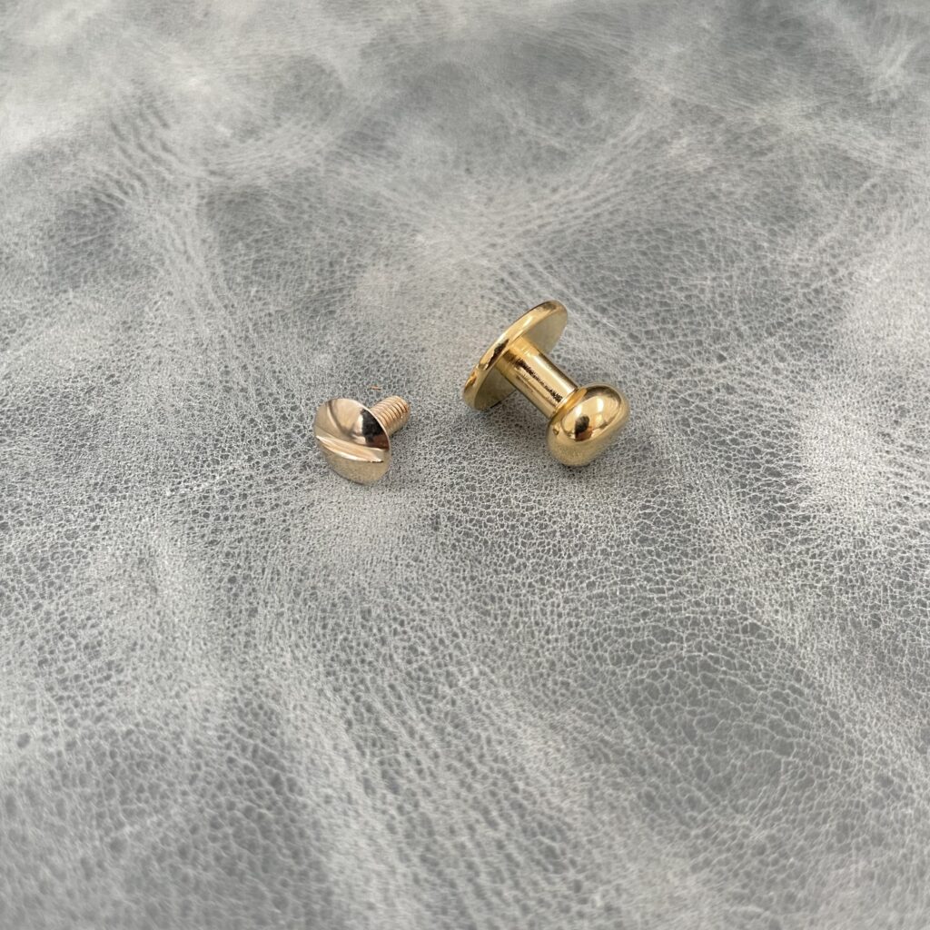 7.9mm Gilt Post/Holster Stud