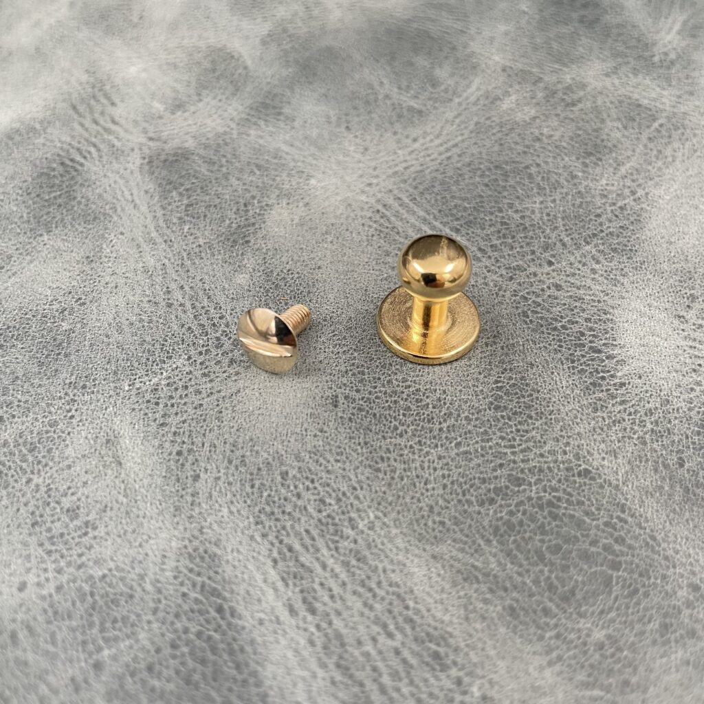 7.9mm Gilt Post/Holster Stud
