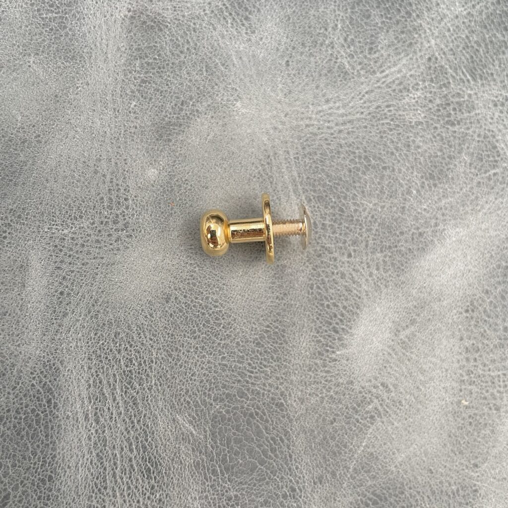 7.9mm Gilt Post/Holster Stud