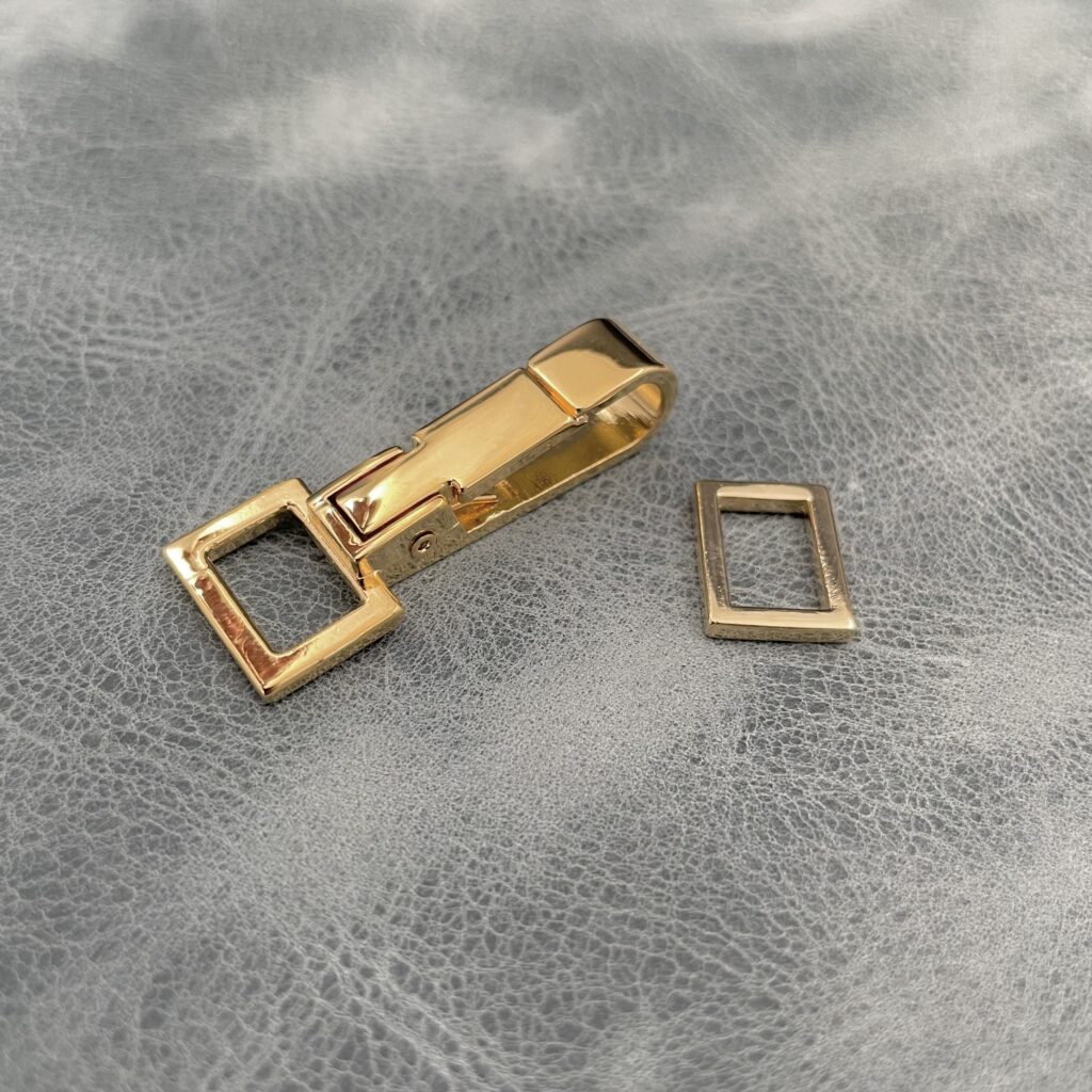 10mm Gilt Dog Clip with Rectangular Ring