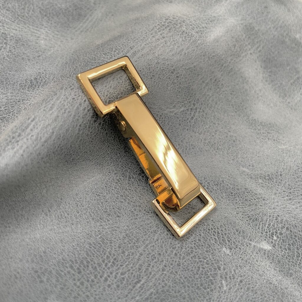 10mm Gilt Dog Clip with Rectangular Ring