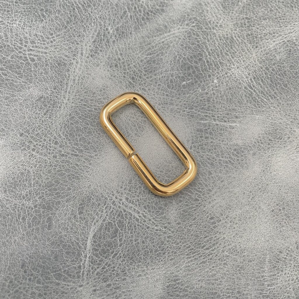 30mm Gilt Square Ring
