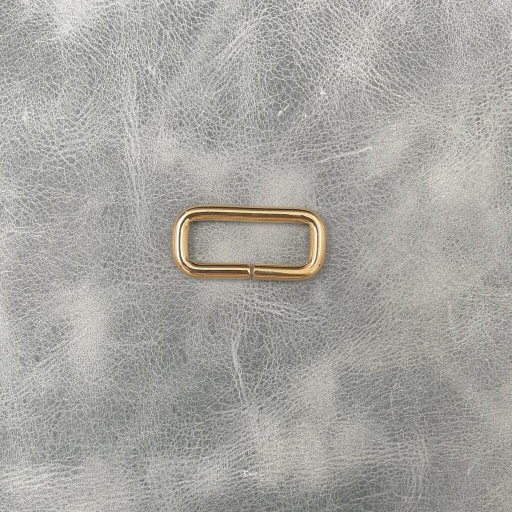 30mm Gilt Square Ring