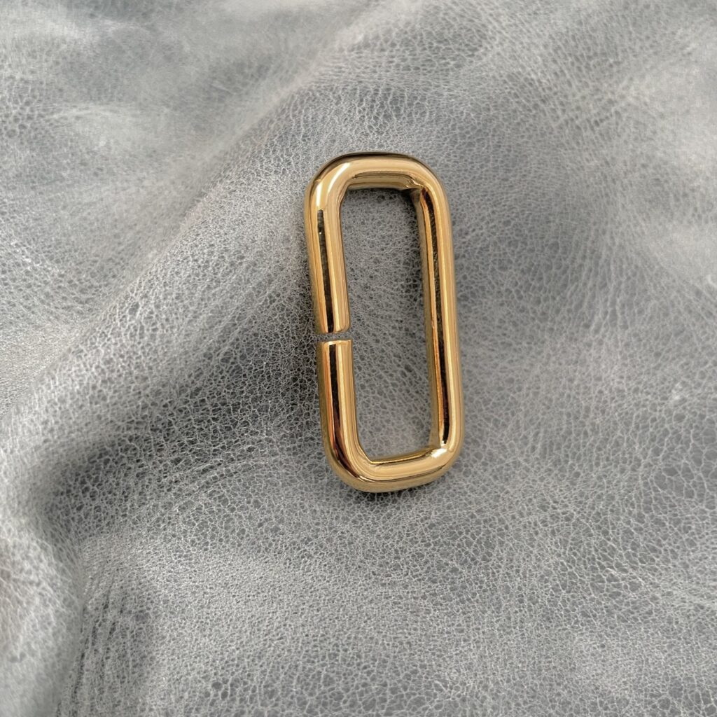 30mm Gilt Square Ring