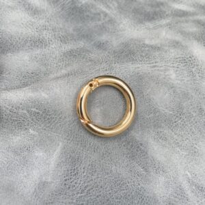 16mm Gilt O-Ring with Spring Clip