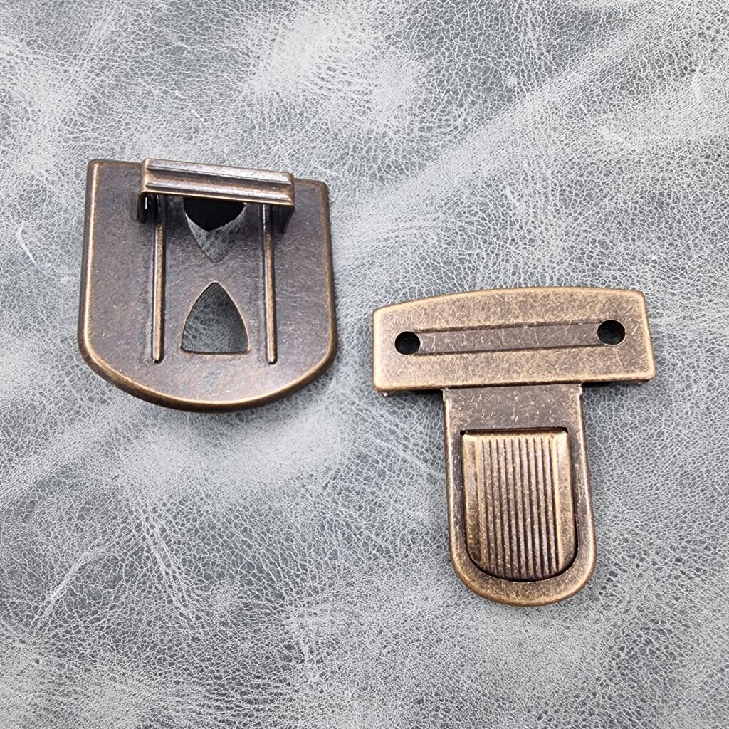 40mm Antique Brass Tuck Lock - (Pack of 1) - Image 4