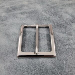 Sturdy 40mm Nickel Buckle, with slightly tapered edges and refined finish. Suitable for a large belt.